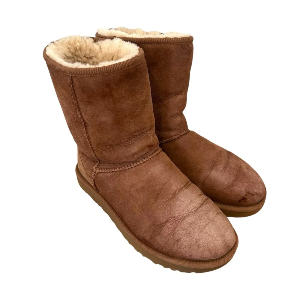 UGG Women's Classic Short II Tan Size 9 - Picture 1 of 7
